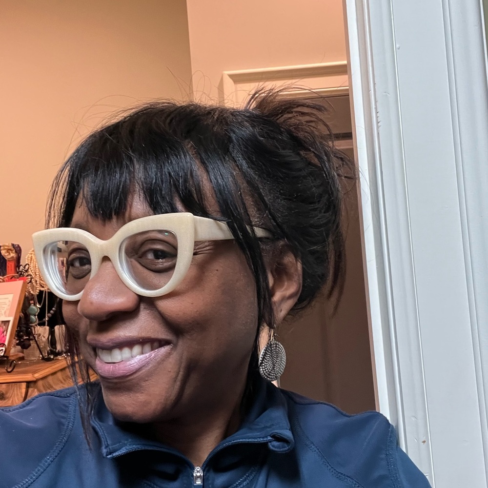 Meet your Posher, Sabrina